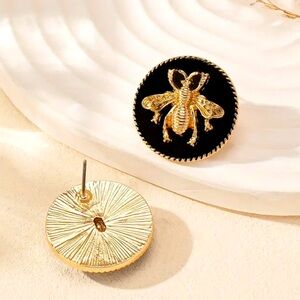 18K GOLD PLATED EARRING